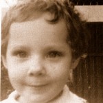 donna aged 4 staring a sml donna aged 4 staring a sml