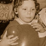 donna aged 5 with balloon sml
