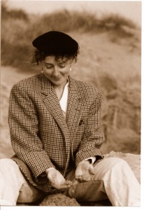 Donna aged 26 with sand cropped